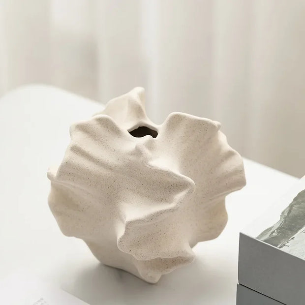 Modern ceramic vase with sculpted wavy petal design – elegant decorative piece for floral arrangements